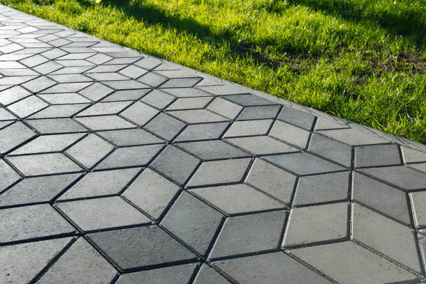 Best Driveway Pavers Installation  in Iyanbito, NM